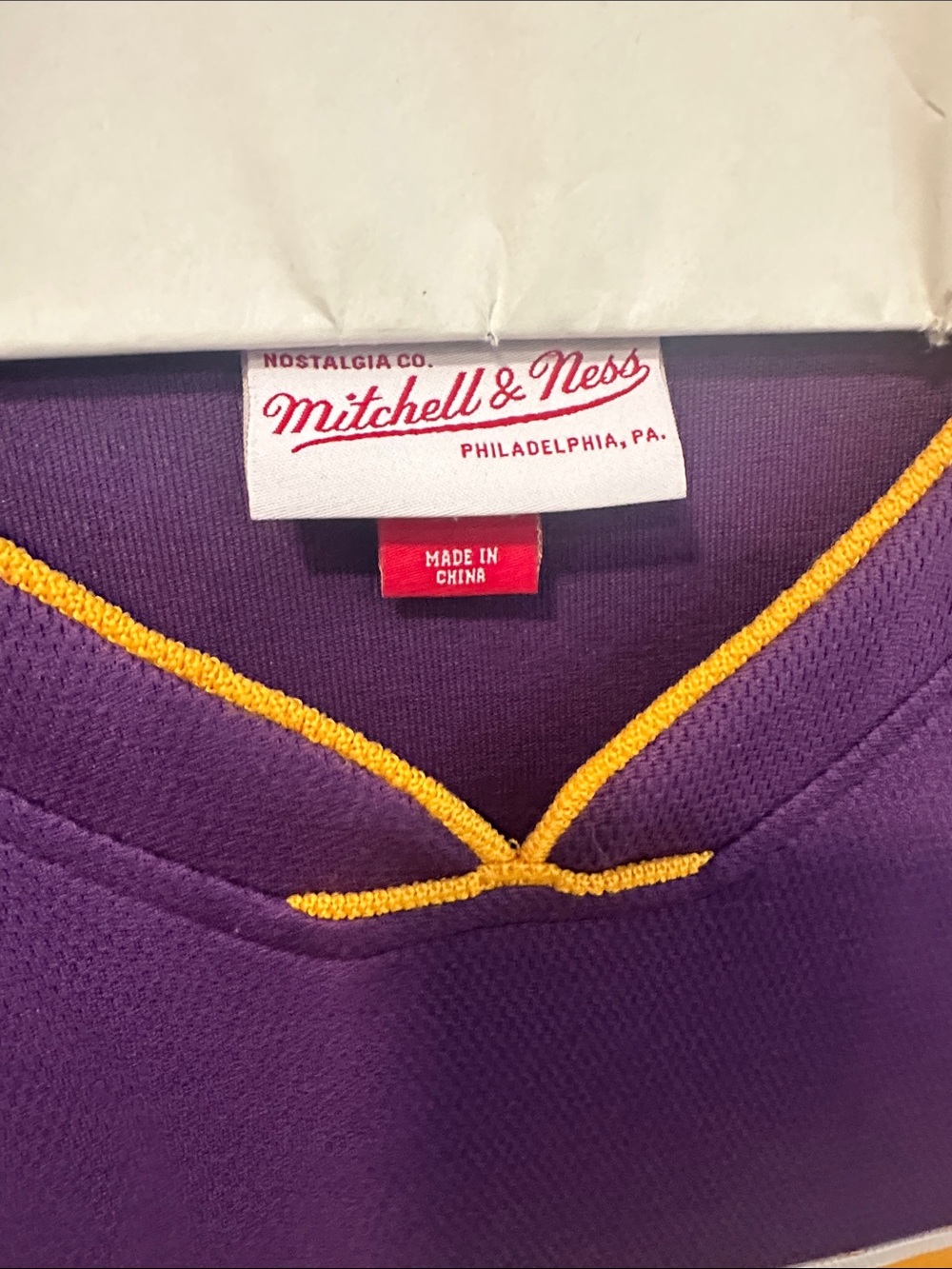 Mitchell & Ness Men’s LA Jersey - Picture 4 of 5